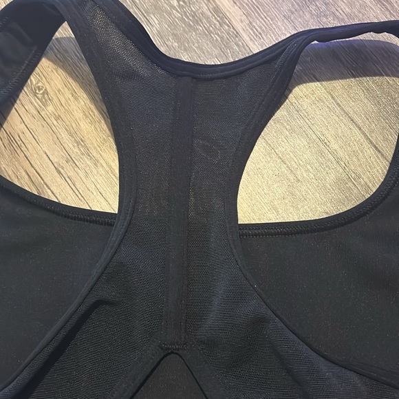 NWOT adidas sports bra medium - Picture 3 of 4